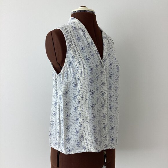 Cottagecore Floral Sleeveless Button Front - Picture 5 of 6